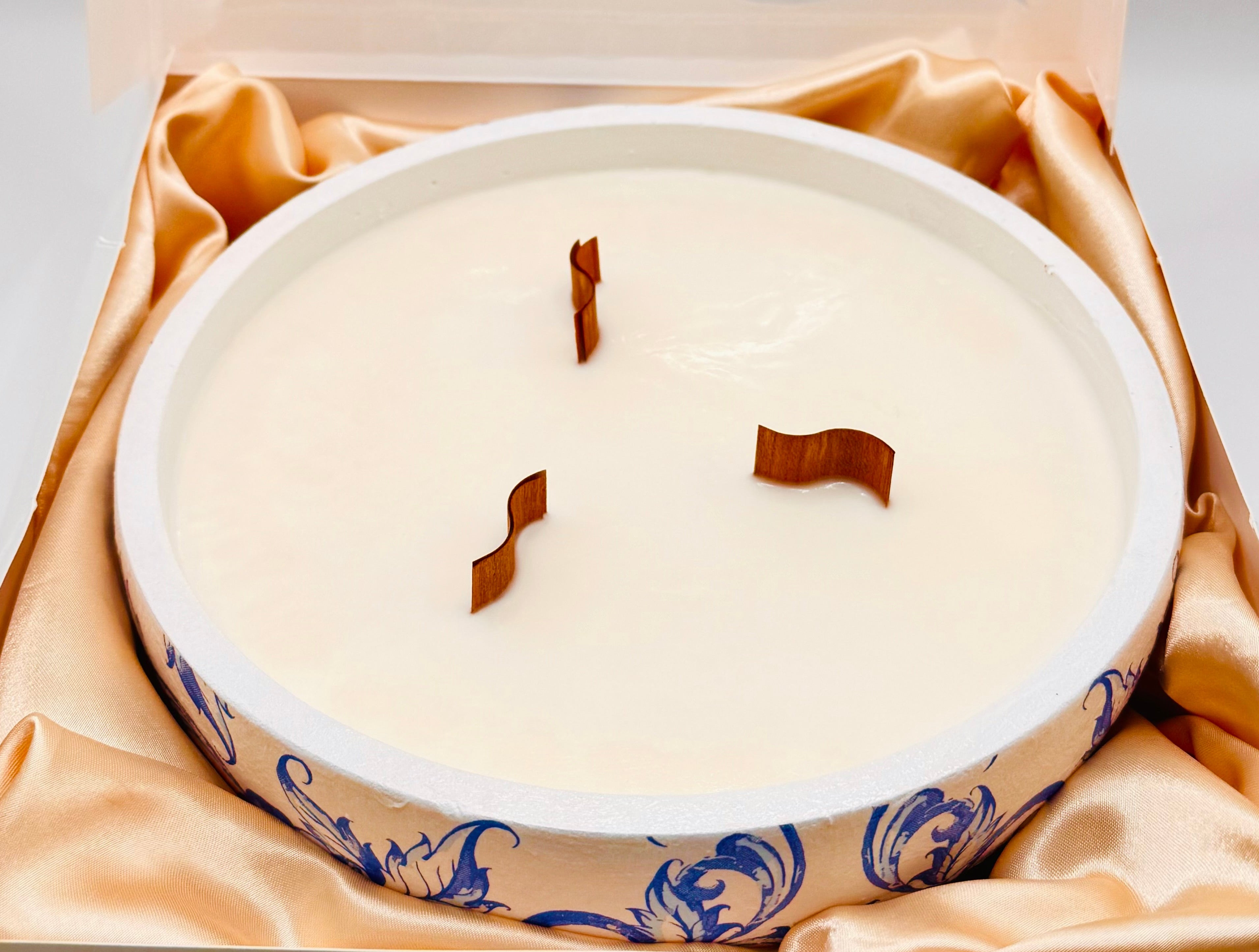 Azure Sakura Bowl Candle